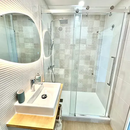 Le Nid Bleu Apartment *